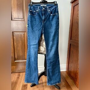 Levi Strauss 725 High Rise Bootcut Jeans